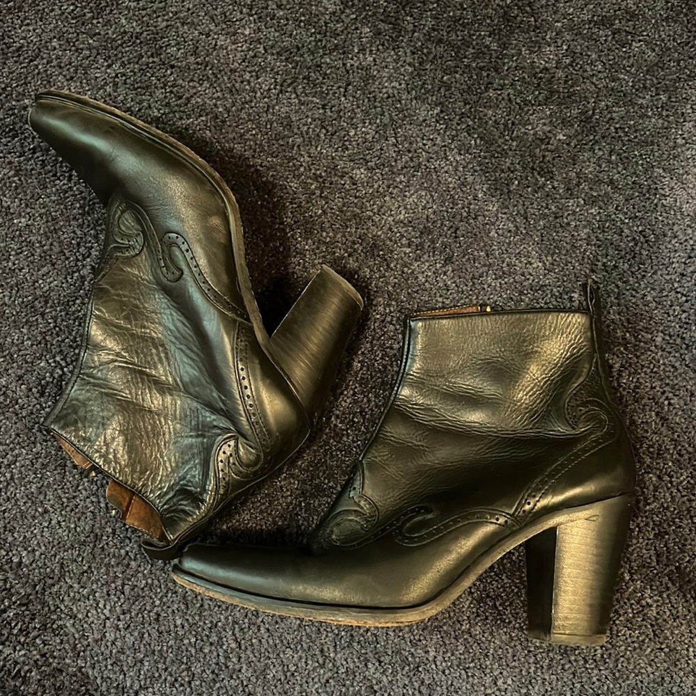 Guess Leather boots